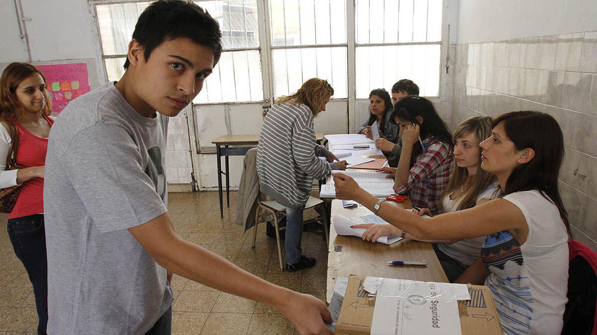 segun-un-informe-voto-joven-publicado-del-ministerio-del-interior-la-nacion-la-primera-implementacion-la-ley-las-juventudes-han-aumentado-progresivamente-su-participacion-los-comicios-electorales