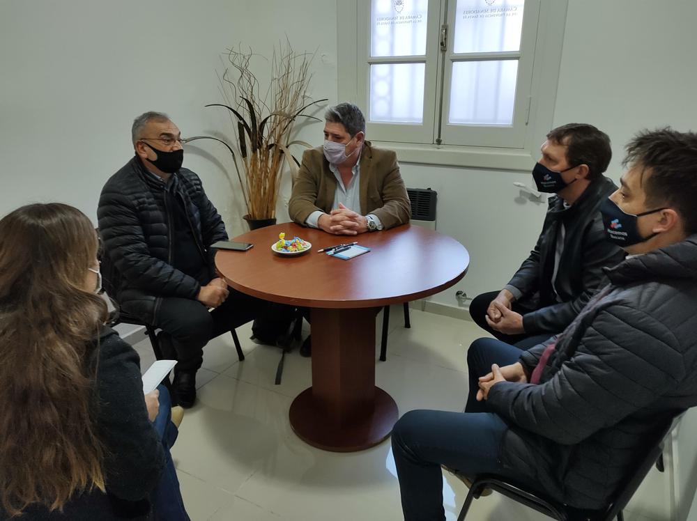 Calvo y Maina en reunión con vecinos y dirigentes de Susana por obra de agua potable en la localidad
