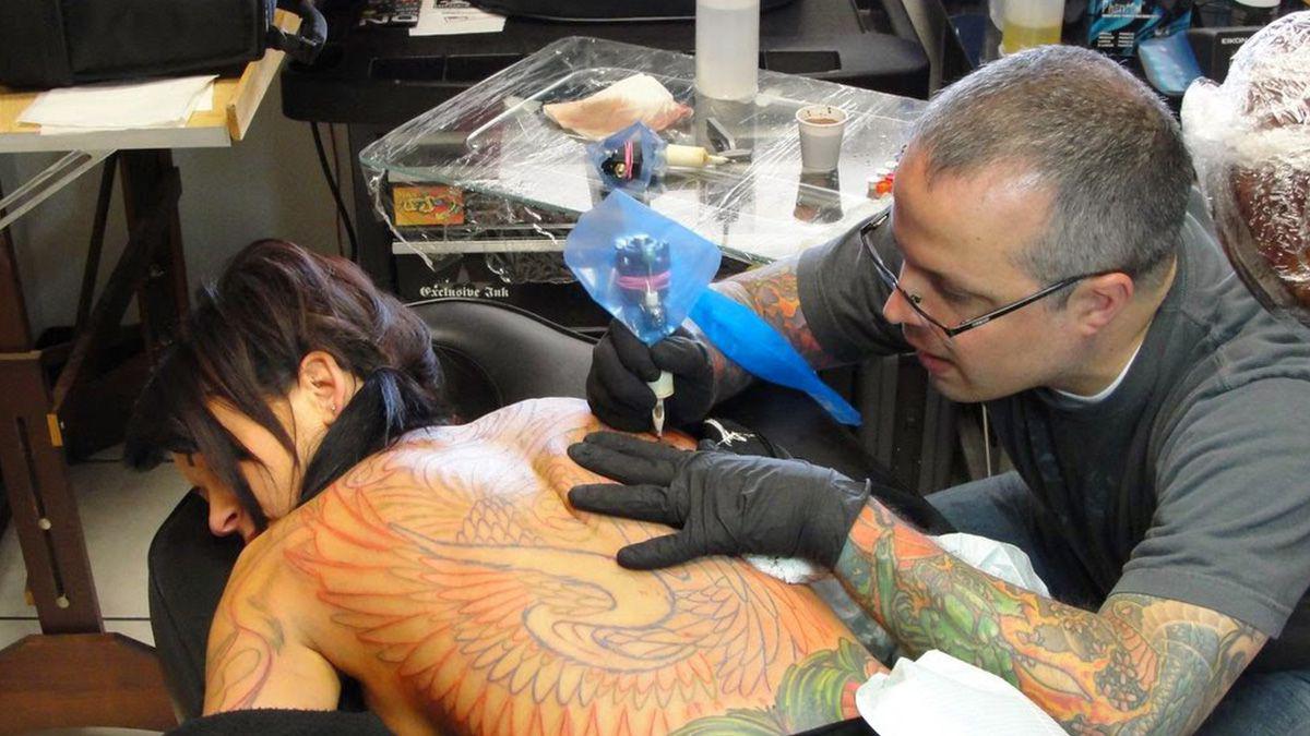 la-camara-senadores-la-provincia-dio-media-sancion-un-proyecto-ley-que-establece-un-marco-legal-el-desarrollo-actividades-tatuajes-perforaciones-y-micropigmentacion-santa-fe (1)