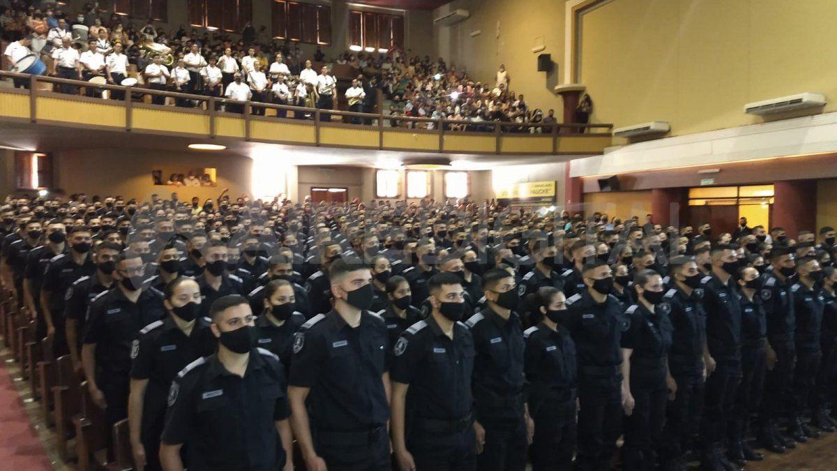 acto-nuevos-policias-egresados-santa-fe-1jpeg